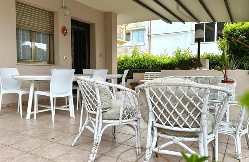 Marcelli Apartment | M395 - Marcelli, three-room apartment on the sea with patio and private beach