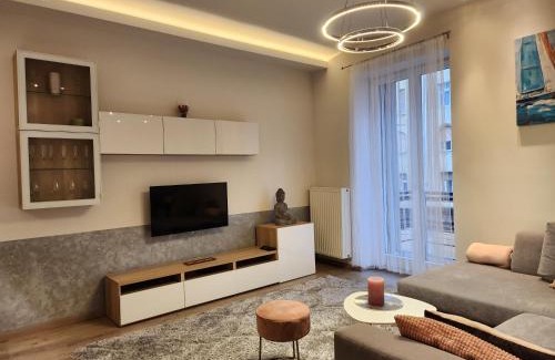 Orszagut Apartment | M53 "Margaret's Edge" Apartment