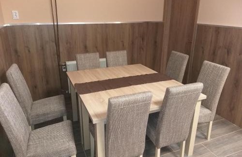 Letenye Bed & Breakfast | M7 Galéria Panzió