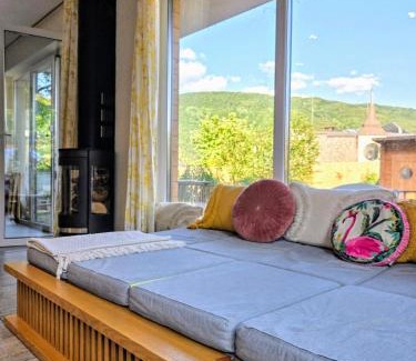 Sofia House | Ma-Bebe PlayHouse with Private Sauna - Lake, Parks and SPA Pools in 5 min