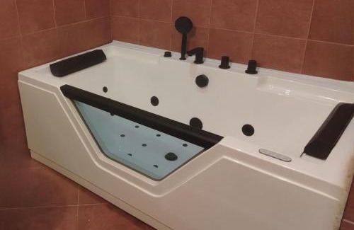 Kostenets Apartment | Ma-Bebe SPA Suite - Thermal Jacuzzi and Family Comfort