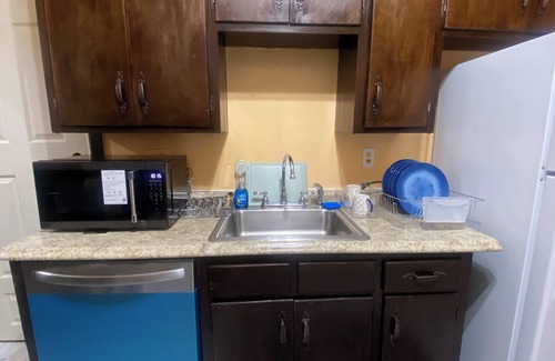 Niagara Falls House | MABSARKERLLC 3-bedroom house in marvelous Niagara Falls with AC