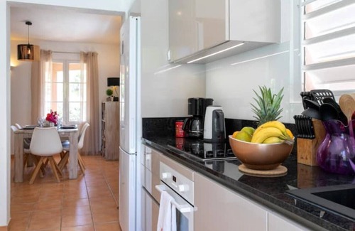Orient Bay Villa | Macassi 4, Charming beachfront villa.