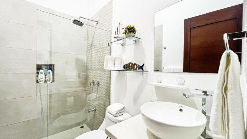 Proyecto Valle Escondido House | Macaw House with private pool in Arenas Herradura