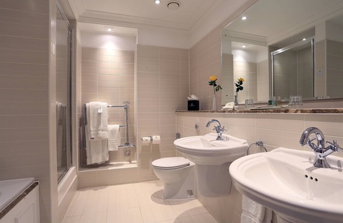 Marlow Hotel | Macdonald Compleat Angler