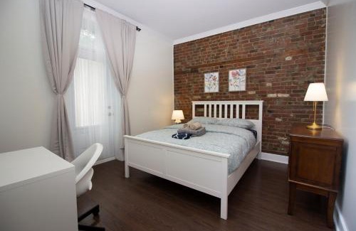 Downtown Montreal Apartment | Mackay Street Downtown - Bell Center, Nightlife, & Metro at your doorstep!