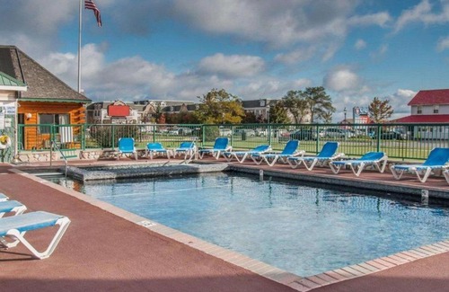 Mackinaw City Hotel | Mackinac Lodge