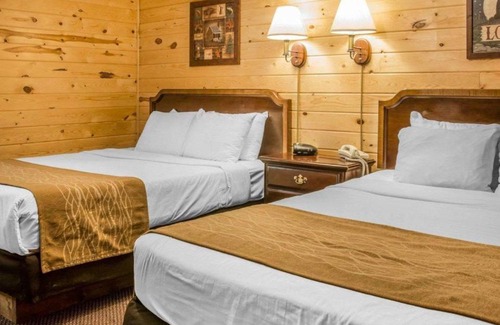 Mackinaw City Hotel | Mackinac Lodge