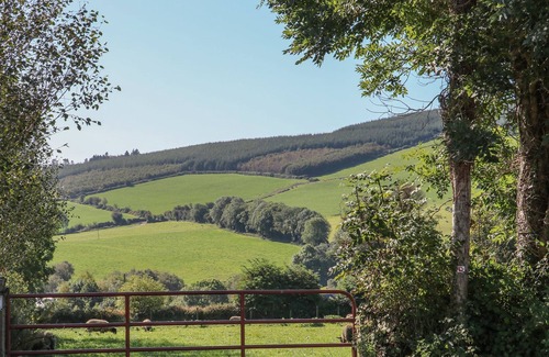 Macreddin Village Cottage | MACREDDIN ROCK HOLIDAY COTTAGE in Aughrim, County Wicklow