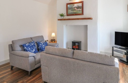 Macreddin Village Cottage | MACREDDIN ROCK HOLIDAY COTTAGE in Aughrim, County Wicklow