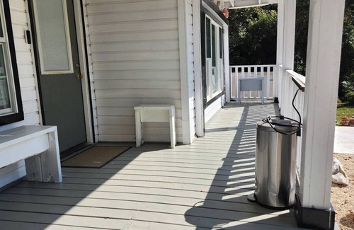 Many House | Madea's Place Unit B