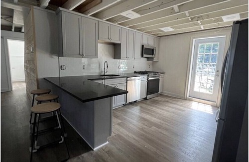 Madison House | Madison Beach Cottage newly renovated w/beach access