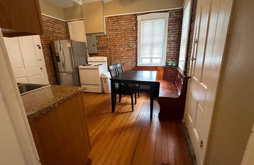St. Charles Historic District House | Madison House 2 -Walk to Main St