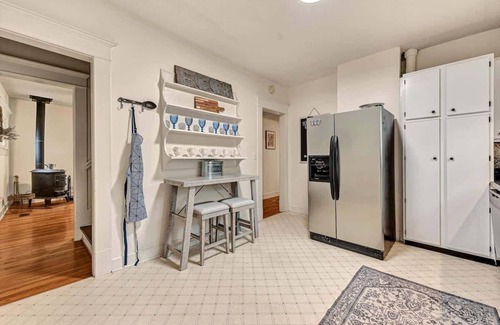 Siloam Springs House | Madison Manor Summary