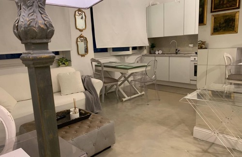 Nervi Apartment | Mae apartment in Genoa Nervi near the sea