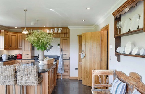 Llansadwrn Cottage | Maes Y Bryn Farmhouse