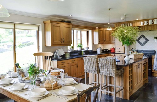 Llansadwrn Cottage | Maes Y Bryn Farmhouse
