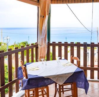 Marina di Gutturu Flumini Bed & Breakfast | MAESTRALE B&B