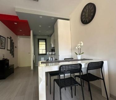 Ronchi Apartment | Mafiolina d'Amare