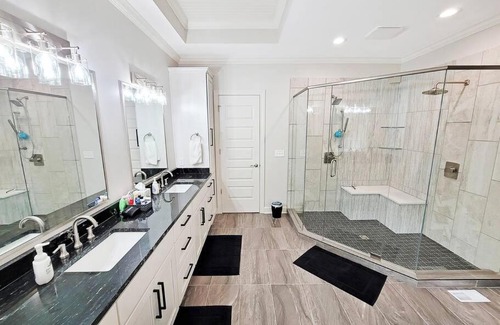 Osage Beach House | Magazine-Featured Mansion, Golf Green, Casino, etc
