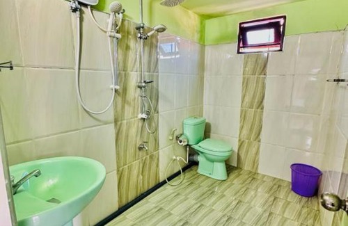 Mirissa House | Magee apartment with kitchen and air con