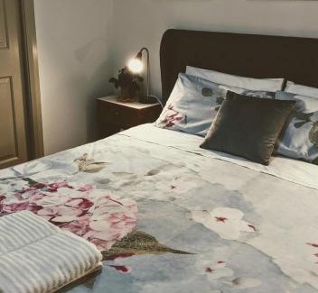 Tumbarumba House | Magenta Cottage