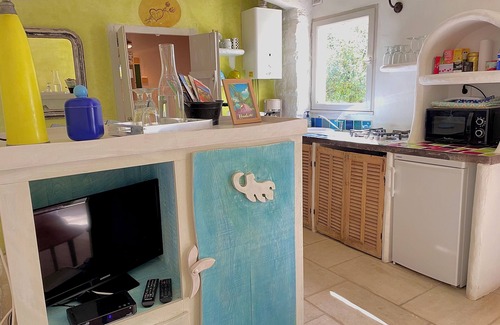 Rustrel House | Magenta - Gîte in a 5000 M2 estate at the foot of the Colorado mountains