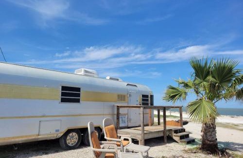 Port Lavaca Apartment | Maggie At The Beach - 1973 Vintage RV