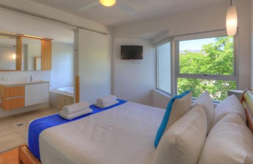 Horseshoe Bay Apartment | Maggies Beachfront Apartment 5