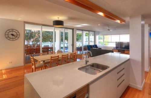 Horseshoe Bay Apartment | Maggies Beachfront Apartment 3