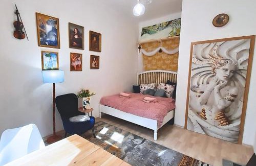 Vysehrad Apartment | Magic Hideway by Vyšehrad-2BR-Peace-near Congres
