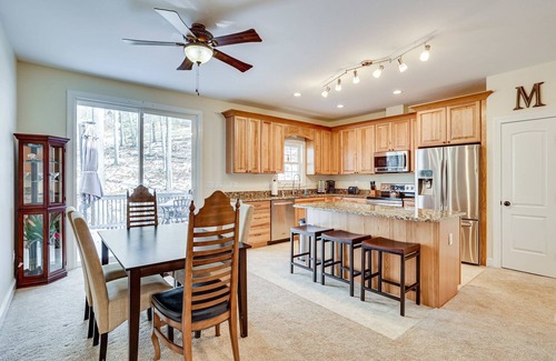 The Plains House | Magic Mountain Retreat, King Bed, Near Wineries, Horse Events and Dining