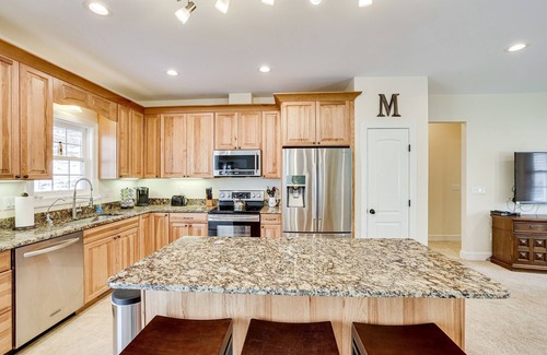 The Plains House | Magic Mountain Retreat, King Bed, Near Wineries, Horse Events and Dining