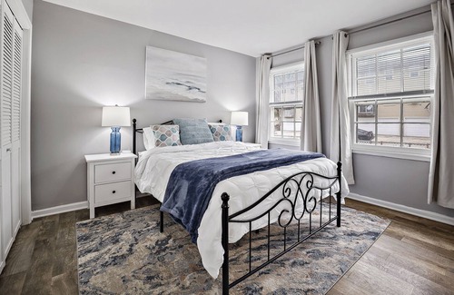 Yorkville Condo | Magic River, just remodeled! River front! W/D, Garage, FastWiFI