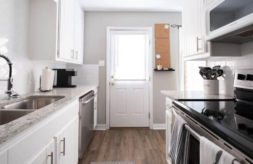 Amarillo House | Magical Carpet Cottage