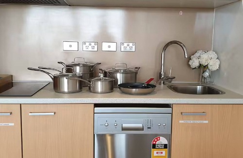 Newton Apartment | Magical City Pad, Top Location, Views & Free Wi-Fi