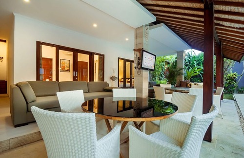 Petitenget Villa | Magical Estate, Walk to Seminyak Beach