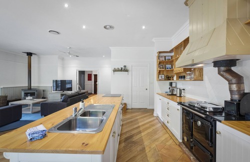 Lucaston House | Magical Lucindale - 4 Bedroom House