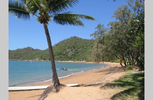 Nelly Bay Apartment | Magical Magnetic Island Studio
