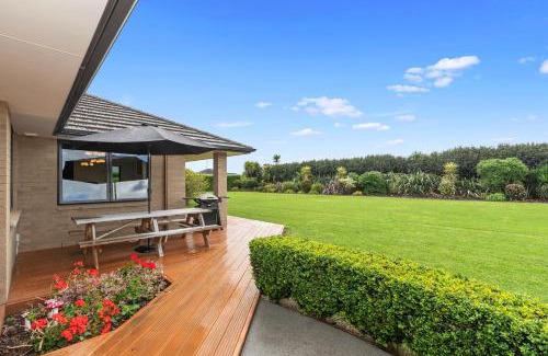Waipu House | Magical Waipu - Central Family Holiday Home