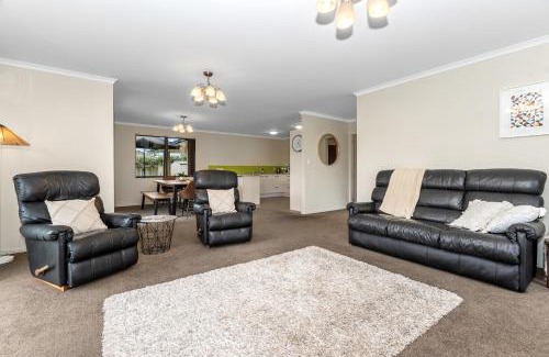 Waipu House | Magical Waipu - Central Family Holiday Home