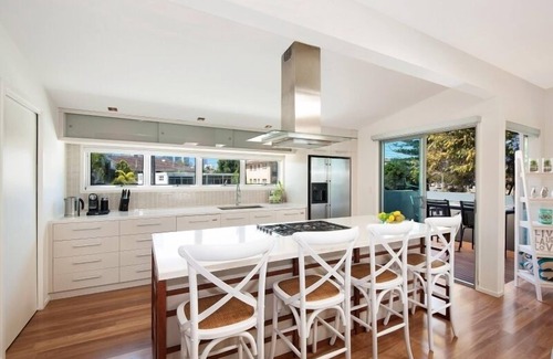 Surfers Paradise House | Magical Water Views for the whole family