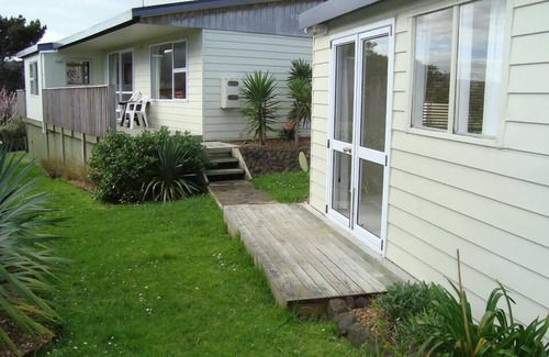 Te Henga House | Magical West Coast Retreat