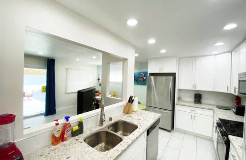 Hermosa Village House | Magicway Villas + Nemo's House + Short Walk To Disneyland