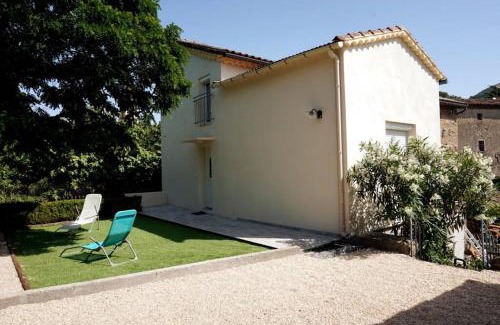 Saint-Florent-sur-Auzonnet House | MAGNANERIE LEONY : Maison au calme avec jardin
