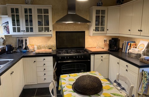 Saint-Felix-de-Villadeix Cottage | Magnificent 17th-century Périgord farmhouse for 14 people