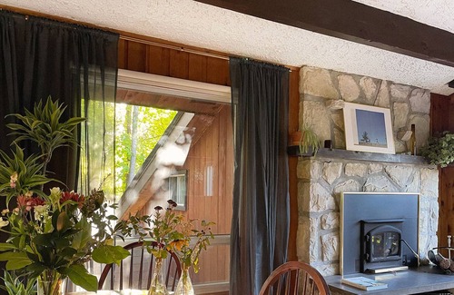 Sainte-Agathe-des-Monts House | Magnificent mid-century style chalet with 3 bedrooms and in-ground pool