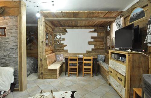 La Thuile Apartment | Magnifica tavernetta di la Thuile