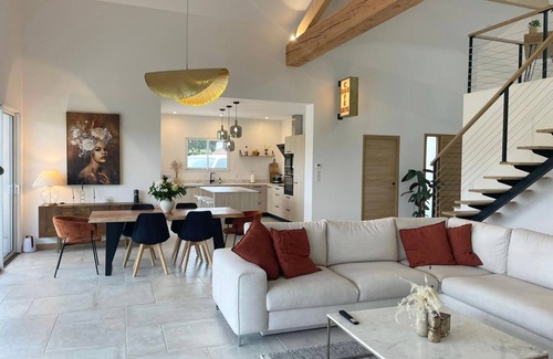 Saint-Pee-sur-Nivelle House | Magnificent Basque house with heated pool overlooking nature