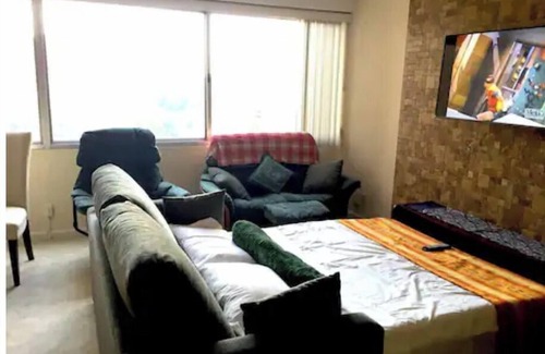 Bethesda House | Magnificent 1 BR, furnished, 1 car parking, red line Metro
